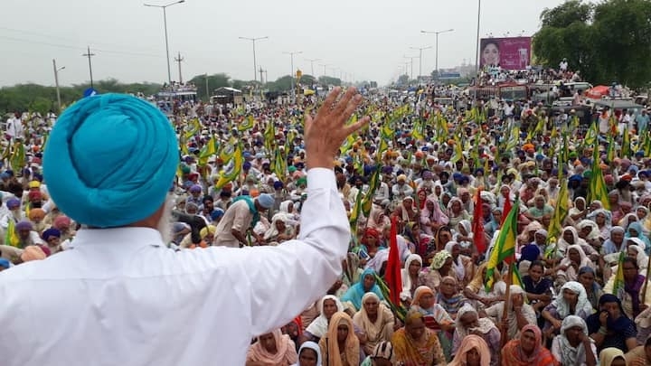 ਵੱਡੀ ਗਿਣਤੀ 'ਚ ਪੰਜਾਬ ਭਰ ਤੋਂ ਕਿਸਾਨ ਇਕੱਠੇ ਹੋਏ ਹਨ ਅਤੇ ਮਨਜੀਤ ਸਿੰਘ ਲਈ ਇਨਸਾਫ ਦੀ ਮੰਗ ਕਰ ਰਹੇ ਹਨ। 