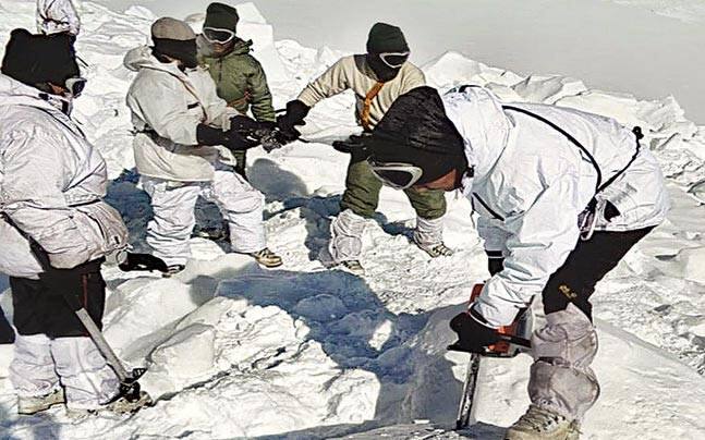 Army launches mission to find bodies of 90 soldiers 50 ਸਾਲ ਪਹਿਲਾਂ ਹਵਾਈ ਹਾਦਸੇ ‘ਚ ਮਾਰੇ 90 ਫ਼ੌਜੀਆਂ ਨੂੰ ਲੱਭਣ ਲਈ ਹੁਣ ਕੀਤੀ ਜਾਵੇਗੀ ਖੋਜ