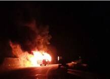 ਸੜਕ \'ਤੇ ਵੋਲਵੋ ਬੱਸ ਨੂੰ ਲੱਗੀ ਅੱਗ