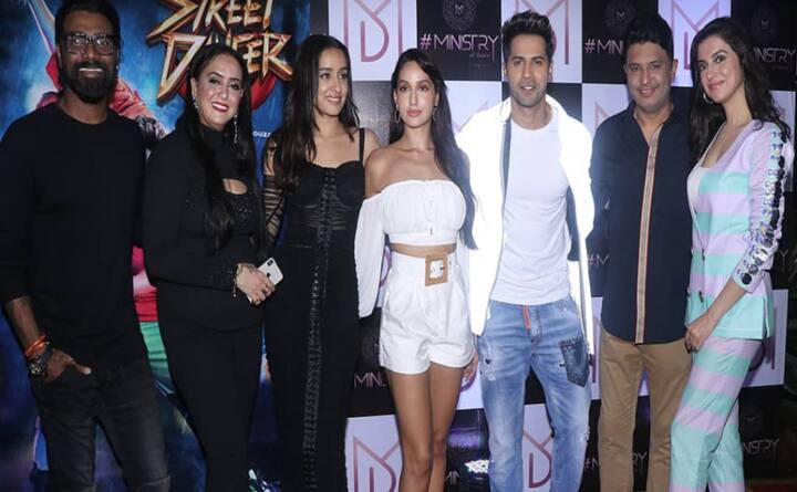 ਬਾਲੀਵੁੱਡ ਐਕਟਰ ਵਰੁਣ ਧਵਨ ਤੇ ਸ਼੍ਰੱਧਾ ਕਪੂਰ ਦੀ ਆਉਣ ਵਾਲੀ ਫ਼ਿਲਮ ‘ਸਟ੍ਰੀਟ ਡਾਂਸਰ’ ਦੀ ਸ਼ੂਟਿੰਗ ਪੂਰੀ ਹੋ ਚੁੱਕੀ ਹੈ। ਇਸ ਤੋਂ ਬਾਅਦ ਕੱਲ੍ਹ ਇਸ ਫ਼ਿਲਮ ਦੇ ਡਾਇਕੈਟਰ ਤੇ ਕੋਰੀਓਗ੍ਰਾਫਰ ਰੈਮੋ ਡਿਸੂਜ਼ਾ ਨੇ ਇੱਕ ਸ਼ਾਨਦਾਰ ਪਾਰਟੀ ਦਾ ਪ੍ਰਬੰਧ ਕੀਤਾ।