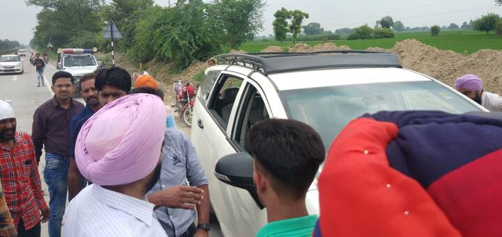 ਕਾਂਗੜ ਦੇ ਮੌਕੇ ਸਿਰ ਪਹੁੰਚਣ ਕਾਰਨ ਗੱਡੀ 'ਚੋਂ ਸੁਰੱਖਿਅਤ ਬਾਹਰ ਆਏ ਪਰਿਵਾਰ ਨੇ ਮੰਤਰੀ ਦਾ ਧੰਨਵਾਦ ਕੀਤਾ। 