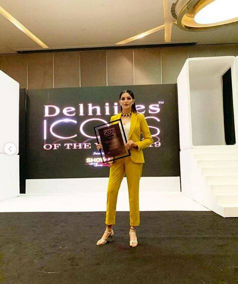 ਸਪਨਾ ਚੌਧਰੀ ਨੂੰ ‘ਡੇਲੀਹਾਈਟਜ਼ ਆਈਕਨ ਆਫ਼ ਦ ਈਅਰ ਇੰਟਰਟੇਨਰ ਐਵਾਰਡ’ ਨਾਲ ਨਵਾਜਿਆ ਗਿਆ ਹੈ। ਇਸ ਇਵੈਂਟ ‘ਚ ਸਪਨਾ ਚੌਧਰੀ ਇਸ ਗਲੈਮਰਸ ਅੰਦਾਜ਼ ‘ਚ ਪਹੁੰਚੀ ਸੀ।