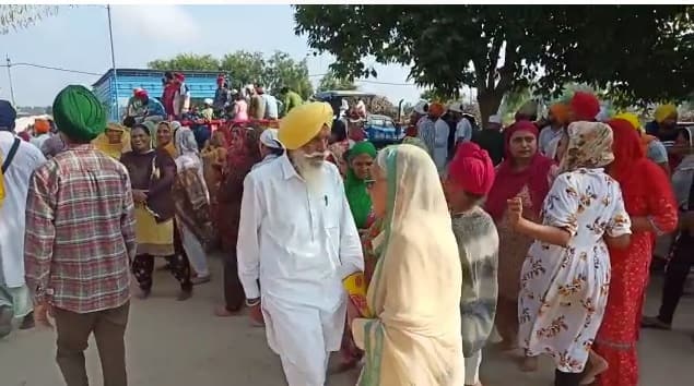 ਕੁਝ ਘੰਟੇ ਇੱਥੇ ਰੁਕਣ ਤੋਂ ਬਾਅਦ ਨਗਰ ਕੀਰਤਨ ਪਠਾਨਕੋਟ ਲਈ ਰਵਾਨਾ ਹੋ ਗਿਆ ਹੈ।