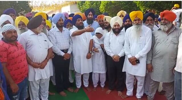 ਡੇਰਾ ਬਾਬਾ ਨਾਨਕ 'ਚ ਸੰਗਤਾਂ ਨੇ ਨਗਰ ਕੀਰਤਨ ਦਾ ਭਰਵਾਂ ਸਵਾਗਤ ਕੀਤਾ। 
