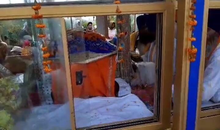 ਜਿੱਥੇ-ਜਿੱਥੇ ਵੀ ਨਗਰ ਕੀਰਤਨ ਪਹੁੰਚ ਰਿਹਾ ਹੈ, ਸੰਗਤ ਪੂਰੀ ਤਿਆਰੀ ਨਾਲ ਸਵਾਗਤ ਕਰ ਰਹੀ ਹੈ।