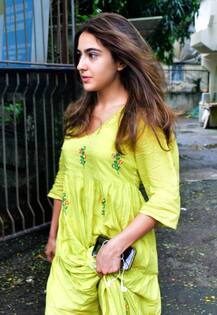 ਸਾਰਾ ਅਲੀ ਖ਼ਾਨ ਇਸ ਅੰਦਾਜ਼ \'ਚ ਆਈ ਨਜ਼ਰ, ਤਸਵੀਰਾਂ ਵਾਇਰਲ