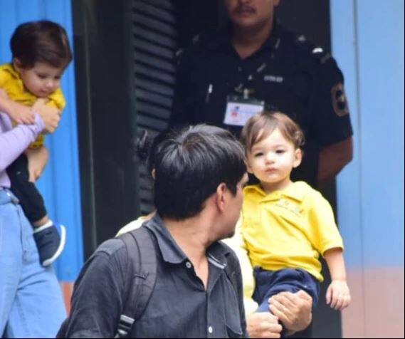 ਪਲੇਅ ਸਕੁਲ ਤੋਂ ਆਉਂਦੇ ਸਮੇਂ ਸੰਨੀ ਲਿਓਨ ਦੇ ਬੱਚਿਆਂ ਦੀਆਂ ਬੇਹੱਦ ਖੂਬਸੂਰਤ ਤਸਵੀਰਾਂ ਸਾਹਮਣੇ ਆਈਆਂ।