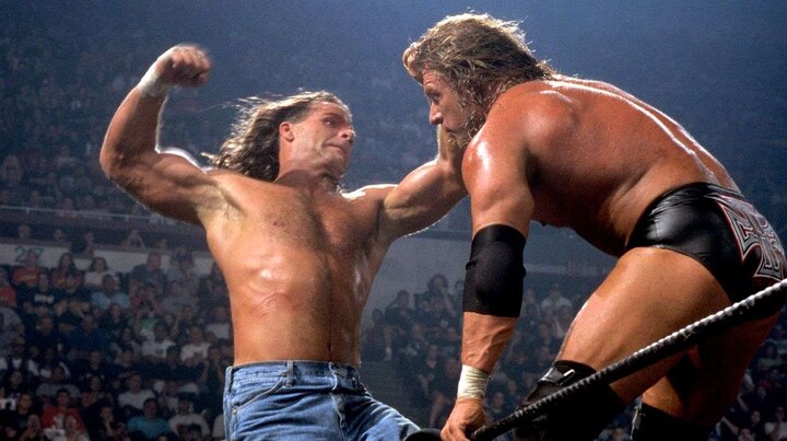 wwe summerslam video triple h vs shawn michaels unsanctioned street fight WWE SummerSlam: ਜਿਗਰੀ ਯਾਰ ਜਦ ਰਿੰਗ 'ਚ ਬਣੇ ਜਾਨੀ ਦੁਸ਼ਮਣ ਤਾਂ ਇੰਜ ਵਹਿਆ ਖ਼ੂਨ, ਦੇਖੋ ਵੀਡੀਓ