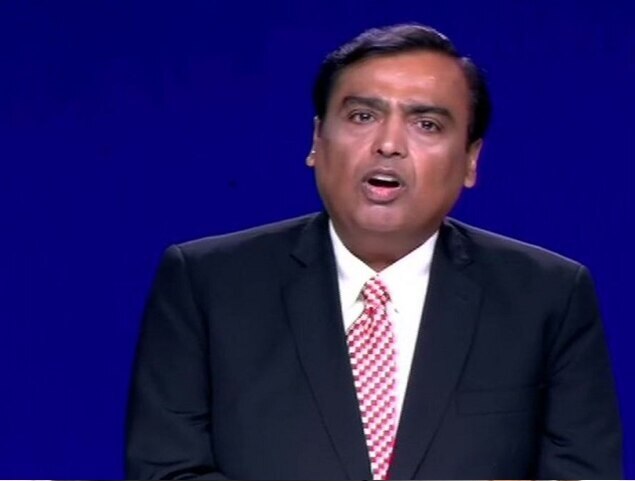 RIL announces salary cuts; Mukesh Ambani to forgo entire compensation ਰਿਲਾਇੰਸ ਦੇ ਕਰਮਚਾਰੀਆਂ ਦੀ ਤਨਖਾਹ 'ਤੇ ਕੁਹਾੜਾ, ਮੁਕੇਸ਼ ਅੰਬਾਨੀ ਨੂੰ ਵੀ ਮਿਲੇਗੀ ਘੱਟ ਸੈਲਰੀ