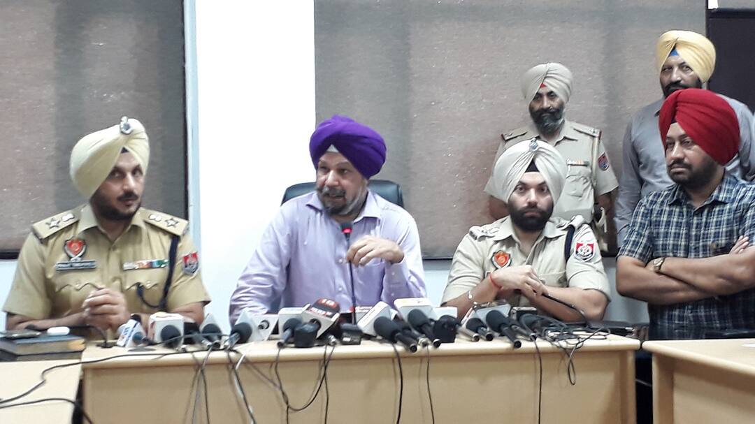 stf held a press conference in bathinda ਨਸ਼ਾ ਤਸਕਰਾਂ ਦੀ ਗੋਲ਼ੀ ਦੇ ਸ਼ਿਕਾਰ ਸਤਨਾਮ ਸਿੰਘ ਨੂੰ 15 ਅਗਸਤ 'ਤੇ ਵਿਸ਼ੇਸ਼ ਸਨਮਾਨ