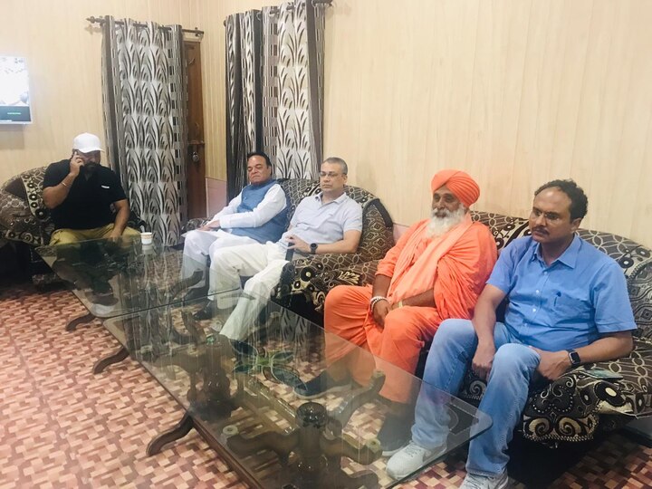 ਇਹ ਤਸਵੀਰਾਂ ਫਿਲੌਰ ਦੀਆਂ ਹਨ। ਇੱਥੇ ਪਿੰਡ ਗੰਨਾ ਦੇ ਨੌਜਵਾਨ ਨੇ ਕਿਹਾ ਕਿ ਮਾਈਨਿੰਗ ਕਰਕੇ ਬੰਨ ਕਮਜ਼ੋਰ ਹੋ ਗਏ ਹਨ। 