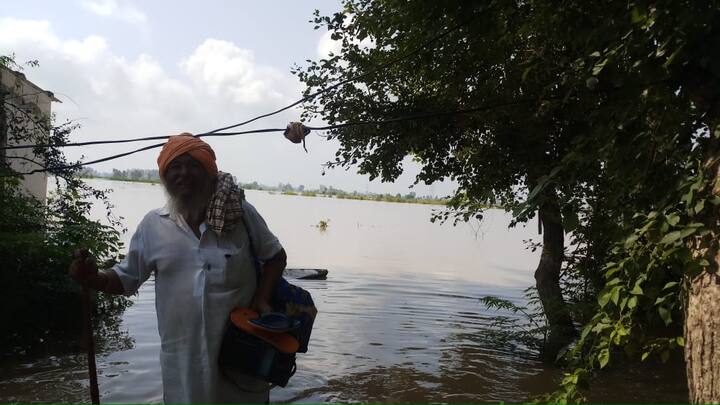 ਕੁਝ ਪਰਿਵਾਰ ਇਸ ਜਮੀਨ 'ਤੇ ਬਣੇ ਡੇਰਿਆਂ ਵਿੱਚ ਰਹਿੰਦੇ ਸਨ, ਉਹ ਰਾਤ ਹੀ ਪਾਣੀ ਆਉਣ ਕਾਰਨ ਇੱਥੋਂ ਬਾਹਰ ਨਿਕਲ ਆਏ ਸੀ। 