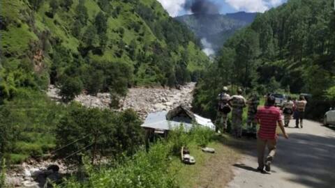 ਹੜ੍ਹ ਪੀੜਤਾਂ ਨੂੰ ਰਾਹਤ ਸਮੱਗਰੀ ਦੇਣ ਜਾਂਦਾ ਹੈਲੀਕਾਪਟਰ ਕ੍ਰੈਸ਼, ਦੋ ਮਰੇ ਹੜ੍ਹ ਪੀੜਤਾਂ ਨੂੰ ਰਾਹਤ ਸਮੱਗਰੀ ਦੇਣ ਜਾਂਦਾ ਹੈਲੀਕਾਪਟਰ ਕ੍ਰੈਸ਼, ਦੋ ਮਰੇ