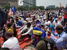 ਰਵੀਦਾਸ ਮੰਦਰ ਢਾਹੁਣ ਵਿਰੁੱਧ ਦਿੱਲੀ \'ਚ ਡਟੇ ਪੰਜਾਬ ਦੇ ਮੰਤਰੀ ਤੇ ਵਿਧਾਇਕ