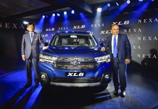 ਨਵੀਂ XL6 ਨੂੰ ਕੰਪਨੀ Ertiga MPV ਦੇ ਪਲੇਟਫਾਰਮ ‘ਤੇ ਬਣਾ ਰਹੀ ਹੈ। ਇਸ ‘ਚ ਦੋ ਵੈਰੀਅੰਟਸ ਜ਼ੈਟਾ ਤੇ ਅਲਫਾ ਦਿੱਤੇ ਗਏ ਹਨ। ਦੋਵੇਂ ਵੈਰੀਅੰਟ ਮੈਨੂਅਲ ਤੇ ਆਟੋਮੈਟਿਕ ਆਪਸ਼ਨ ਨਾਲ ਆਉਂਦੇ ਹਨ। ਹੁਣ ਅੱਗੇ ਤੁਸੀਂ MPV ਦੇ ਫੀਚਰਸ ਬਾਰੇ ਡਿਟੇਲ ‘ਚ ਜਾਣੋਗੇ।