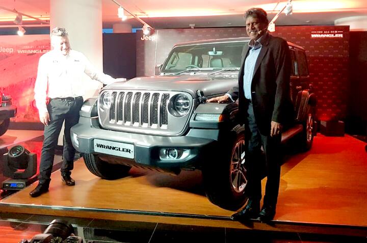 Jeep ਨੇ ਆਪਣੀ ਪਛਾਣ ਚਿੰਨ੍ਹ SUV Wrangler ਦੇ ਚੌਥੇ ਜੈਨਰੇਸ਼ਨ ਵਰਸ਼ਨ ਨੂੰ ਭਾਰਤ 'ਚ ਲਾਂਚ ਕਰ ਦਿੱਤਾ ਹੈ। ਕੰਪਨੀ ਨੇ ਇਸਦੀ ਕੀਮਤ 63.94 ਲੱਖ ਰੁਪਏ (ਐਕਸ-ਸ਼ੋਅ ਰੂਮ) ਰੱਖੀ ਹੈ। ਇਹ ਪਹਿਲਾਂ ਦੀ ਤਰ੍ਹਾਂ ਇਹ ਇੱਕ ਹੀ ਵੈਰੀਏਂਟ ਅਨਲਿਮਿਟਡ 'ਚ ਉਪਲਬਧ ਹੋਵੇਗੀ।