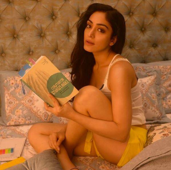 ਮੁੰਬਈ: ਉੱਘੇ ਭਜਨ ਗਾਇਕ ਤੇ ਟੀ ਸੀਰੀਜ਼ ਕੰਪਨੀ ਦੇ ਸੰਸਥਾਪਕ ਗੁਲਸ਼ਨ ਕੁਮਾਰ ਦੀ ਧੀ ਖੁਸ਼ਾਲੀ ਕੁਮਾਰ, ਆਰ ਮਾਧਵਨ ਦੇ ਨਾਲ ‘ਦਹੀ-ਚੀਨੀ’ ਨਾਲ ਬਾਲੀਵੁੱਡ ‘ਚ ਕਦਮ ਰੱਖ ਰਹੀ ਹੈ।
