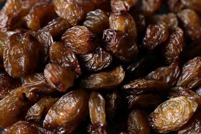 Black raisins benefits Black raisins benefits: પેટની આ સમસ્યામાં વરદાન છે મુનક્કા, દૂધ સાથે પીવાથી થાય છે ફાયદા