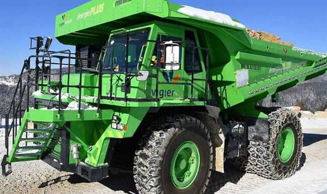 ਇਲੈਕਟ੍ਰੋ ਡੰਪਰ ਜਾਂ ਈ-ਡੰਪਰ 45 ਟਨ ਦਾ ਨਿਰਮਾਣ ‘ਚ ਕੰਮ ਕਰਨ ਵਾਲਾ ਵਾਹਨ ਹੈ। ਇਹ ਸਵਿਸ ਪਹਾੜੀਆਂ ਤੋਂ ਚੂਨਾ ਪੱਥਰ ਲਿਆਉਣ ਲਈ ਕੰਮ ਆਉਂਦਾ ਹੈ। ਜਦੋਂ ਇਹ ਖਾਲੀ ਹੁੰਦਾ ਹੈ ਤਾਂ ਪਹਾੜੀ ‘ਤੇ ਜਾਂਦਾ ਹੈ ਤੇ ਉੱਥੋਂ 65 ਟਨ ਵਜ਼ਨ ਲੈ ਕੇ ਪਰਤਦਾ ਹੈ।