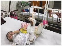 ਕੁੜੀ ਦਾ ਆਪਣੀ ਗੁੱਡੀ ਨਾਲ ਵੱਖਰਾ ਰਿਸ਼ਤਾ, ਹਸਪਤਾਲ ‘ਚ ਨਾਲ ਹੀ ਚੱਲ ਰਿਹਾ ਗੁੱਡੀ ਦਾ ਇਲਾਜ