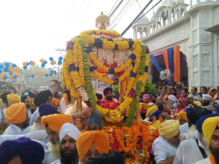 ਵੇਖੋ ਇਸ ਮੌਕੇ ਦੀਆਂ ਖੂਬਸੂਰਤ ਤਸਵੀਰਾਂ।
