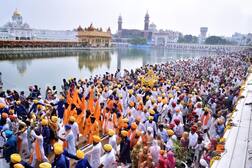 ਪਹਿਲੇ ਪ੍ਰਕਾਸ਼ ਪੁਰਬ ਸਬੰਧੀ ਸ੍ਰੀ ਹਰਿਮੰਦਰ ਸਾਹਿਬ ਵਿਖੇ ਸੁੰਦਰ ਜਲੌ