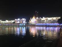 ਸ੍ਰੀ ਹਰਿਮੰਦਰ ਸਾਹਿਬ ਵਿਖੇ ਸੁੰਦਰ ਦੀਪਮਾਲਾ, ਵੇਖੋ ਖ਼ੂਬਸੂਰਤ ਤਸਵੀਰਾਂ