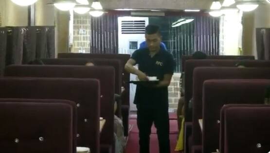 ਭਾਰਤੀ ਰੇਲਵੇ ਵੱਲੋਂ ਕੁਝ ਥਾਈਂ ਬੇਹੱਦ ਆਕਰਸ਼ਕ 'ਕੋਚ ਰੈਸਟੋਰੈਂਟ' ਬਣਾਏ ਗਏ ਹਨ। ਇਹ ਇੰਨੇ ਸੋਹਣੇ ਹਨ ਕਿ ਹਰ ਪਾਸੇ ਇਨ੍ਹਾਂ ਦੀ ਤਾਰੀਫ ਹੋ ਰਹੀ ਹੈ। 