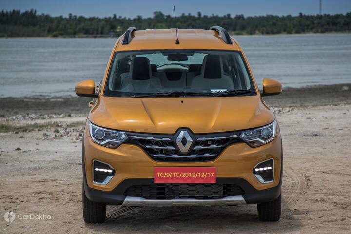 ਆਰਐਕਸਟੀ ਦੀ ਕੀਮਤ 5.99 ਲੱਖ ਰੁਪਏ ਐਕਸ-ਸ਼ੋਅਰੂਮ ਤੈਅ ਕੀਤੀ ਗਈ ਹੈ ਜਿਸ ‘ਚ ਐਕਸਟੀਰੀਅਰ ‘ਚ ਕ੍ਰੋਮ ਫਰੰਟ ਗ੍ਰਿਲ, ਰੂਫ ਰੇਲ, ਇਲੈਕਟ੍ਰੀਕਲੀ ਐਡਜਸਟੇਬਲ ਓਆਰਵੀਐਮ, ਫਰੰਟ ਤੇ ਰਿਅਰ ਸਕਿਡ ਪਲੇਟਸ ਦਿੱਤੀਆਂ ਗਈਆਂ ਹਨ। ਇਸ ਦੇ ਇੰਟੀਰੀਅਰ ‘ਚ ਫਰੰਟ ਏਸੀ ਵੈਂਟਸ ‘ਤੇ ਕ੍ਰੋਮ ਫਿਨਿਸ਼ਿੰਗ ਹੈ। ਇਸ ਤੋਂ ਇਲਾਵਾ ਵੀ ਹੋਰ ਵਧੇਰੇ ਫੀਚਰਸ ਦਿੱਤੇ ਗਏ ਹਨ।