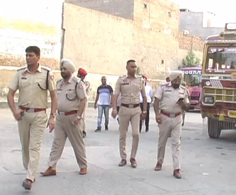 Fazilka police launch search operation cities for security ਫਾਜ਼ਿਲਕਾ ਪੁਲਿਸ ਨੇ ਵਧਾਈ ਸ਼ਹਿਰ ਦੀ ਚੌਕਸੀ, ਸ਼ਹਿਰਾਂ 'ਚ ਚਲਾਏ ਸਰਚ ਅਭਿਆਨ