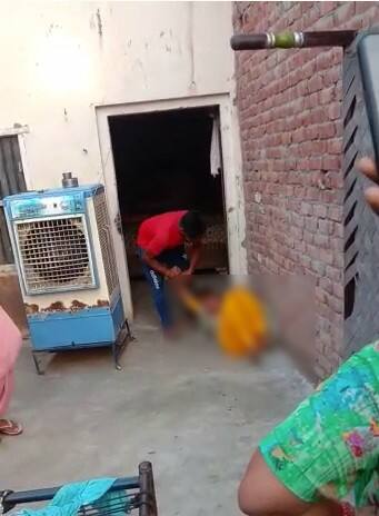 ਬੰਦੇ ਦਾ ਤਾਂ ਕੁੱਟ-ਕੁੱਟ ਕੇ ਬੁਰਾ ਹਾਲ ਹੀ ਕੀਤਾ ਪਿਆ ਹੈ। ਉਹ ਜ਼ਖ਼ਮੀ ਵੀ ਹੋਇਆ ਹੈ।