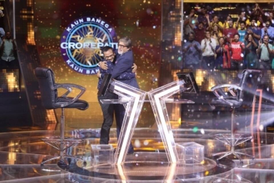 ਰਾਤੋ-ਰਾਤ ਕਰੋੜਪਤੀ ਬਣਿਆ ਬਿਹਾਰ ਦਾ ਸਨੋਜ ਰਾਜ, ਪਰ 7 ਕਰੋੜ ਤੋਂ ਕੀਤੀ ਨਾਂਹ kaun banega crorepati 11 sanoj raj from bihar wins 1 crore quits on 7 crores ਰਾਤੋ-ਰਾਤ ਕਰੋੜਪਤੀ ਬਣਿਆ ਬਿਹਾਰ ਦਾ ਸਨੋਜ ਰਾਜ, ਪਰ 7 ਕਰੋੜ ਤੋਂ ਕੀਤੀ ਨਾਂਹ