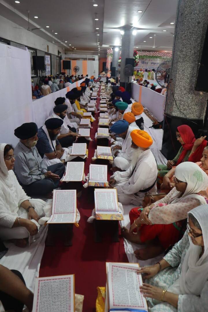 ਇਸ ਮੌਕੇ ਧਾਰਮਿਕ ਸਮਾਗਮ ਨੂੰ ਸੰਬੋਧਨ ਕਰਦਿਆਂ ਦਮਦਮੀ ਟਕਸਾਲ ਮੁਖੀ ਨੇ ਸਿੱਖ ਕੌਮ 'ਚ ਸ਼ੁੱਧ ਪਾਠ ਪ੍ਰਤੀ ਆਏ ਅਵੇਸਲਾਪਨ ਉੱਤੇ ਚਿੰਤਾ ਪ੍ਰਗਟ ਕਰਦਿਆਂ ਕਿਹਾ ਕਿ ਗੁਰਬਾਣੀ ਦਾ ਸ਼ੁੱਧ ਉਚਾਰਣ ਇੱਕ ਮਹਾਨ ਸੇਵਾ ਹੈ, ਇਸ ਦੇ ਤੁੱਲ ਕੁਝ ਨਹੀਂ।