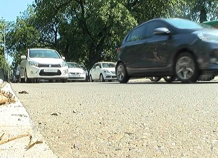 ਸਿਰਫ ਚੰਡੀਗੜ੍ਹ ਦੇ ਐਸਐਸਪੀ ਟ੍ਰੈਫਿਕ ਸ਼ਸ਼ਾਂਕ ਆਨੰਦ ਤੇ ਗ੍ਰਹਿ ਸਕੱਤਰ ਚੰਡੀਗੜ੍ਹ ਹੀ ਸਾਈਕਲ 'ਤੇ ਦਫ਼ਤਰ ਪਹੁੰਚੇ। ਇਸ ਤੋਂ ਇਲਾਵਾ ਹਾਈਕੋਰਟ ਦੇ ਜੱਜ ਤੇ ਵਕੀਲ ਵੀ ਸਾਈਕਲ ਰਾਹੀਂ ਹਾਈਕੋਰਟ ਪਹੁੰਚੇ।