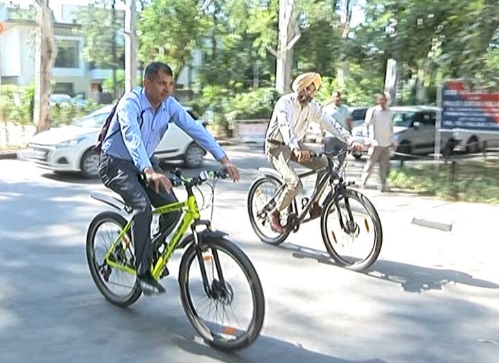 ਹਰ ਸਾਲ 22 ਸਤੰਬਰ ਨੂੰ ਵਿਸ਼ਵ ਕਾਰ ਫਰੀ ਡੇਅ ਮਨਾਇਆ ਜਾਂਦਾ ਹੈ ਪਰ ਇਸ ਵਾਰ 22 ਸਤੰਬਰ ਵਾਲੇ ਦਿਨ ਛੁੱਟੀ (ਐਤਵਾਰ) ਹੋਣ ਕਾਰਨ ਇਸ ਨੂੰ 23 ਸੰਤਬਰ ਨੂੰ ਵੀ ਮਨਾਇਆ ਗਿਆ ਹੈ।