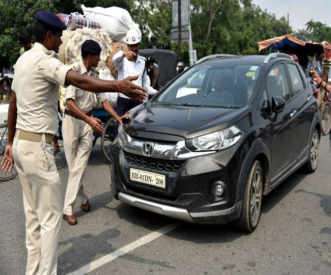 mp-and-mla-caught-violating-traffic-rules-in-patna-qestioned-when-fined ਟ੍ਰੈਫਿਕ ਪੁਲਿਸ ਕੋਲ ਫੁੱਲ ਪਾਵਰ, MP ਤੇ MLA ਵੀ ਨਹੀਂ ਬਖਸ਼ੇ, ਕੱਟੇ ਚਲਾਨ