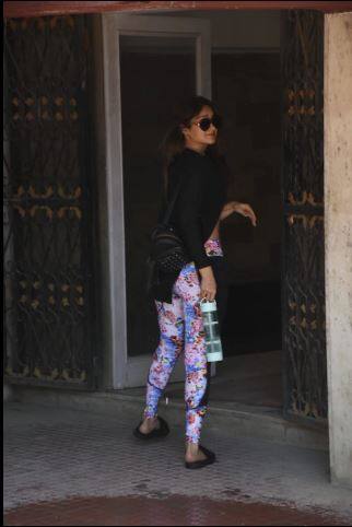 ਇਲੀਆਨਾ ਵਰਕ ਆਊਟ ਦੌਰਾਨ ਕਾਫੀ ਫਿੱਟ ਨਜ਼ਰ ਆ ਰਹੀ ਸੀ।