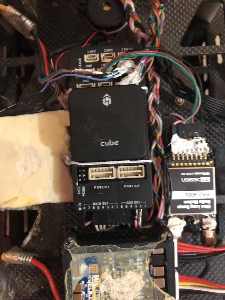 ਤਰਨਤਾਰਨ ਤੋਂ ਫੜੇ ਗਏ ਖਾਲਿਸਤਾਨੀ ਦਹਿਸ਼ਤਗਰਦਾਂ ਦਾ ਕਬੂਲਨਾਮਾ ਸਾਹਮਣੇ ਆਇਆ ਹੈ। ਇੰਨਾਂ ਦੀ 26/11 ਜਿਹੇ ਹਮਲੇ ਦੀ ਸੀ ਤਿਆਰੀ ਸੀ। ਹਮਲੇ ਲਈ ਡ੍ਰੋਨ ਜ਼ਰੀਏ ਹਥਿਆਰ ਪਹੁੰਚਾਏ ਗਏ ਸਨ। ਹਥਿਆਰਾਂ ਦੇ ਨਾਲ ਸੈਟਲਾਈਟ ਫੋਨ ਵੀ ਭੇਜੇ ਗਏ ਹਨ। ਹਮਲੇ ਦੀ ਲਾਈਵ ਜਾਣਕਾਰੀ ਲਈ ਸੈਟਲਾਈਟ ਫੋਨ ਭੇਜੇ ਗਏ ਸਨ।