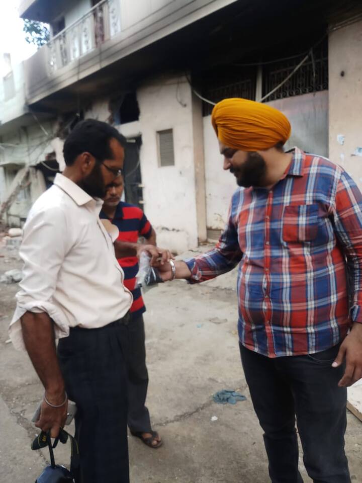ਪੁਲਿਸ ਨੇ ਮੌਕੇ 'ਤੇ ਪਹੁੰਚ ਕੇ ਜਾਂਚ ਸ਼ੁਰੂ ਕਰ ਦਿੱਤੀ ਹੈ। ਇਸ ਜਗ੍ਹਾ ਉੱਪਰ ਫੋਰੈਂਸਿਕ ਦੀਆਂ ਟੀਮਾਂ ਨੂੰ ਵੀ ਬੁਲਾਇਆ ਗਿਆ ਹੈ।
