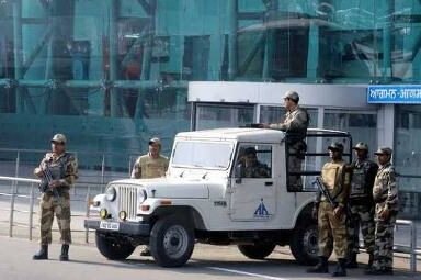 Security heightened at Amritsar airport after terror alert ਅੰਮ੍ਰਿਤਸਰ ਏਅਰਪੋਰਟ ‘ਤੇ ਹਮਲੇ ਦਾ ਖ਼ਤਰਾ, ਵਧਾਈ ਗਈ ਸੁਰੱਖਿਆ