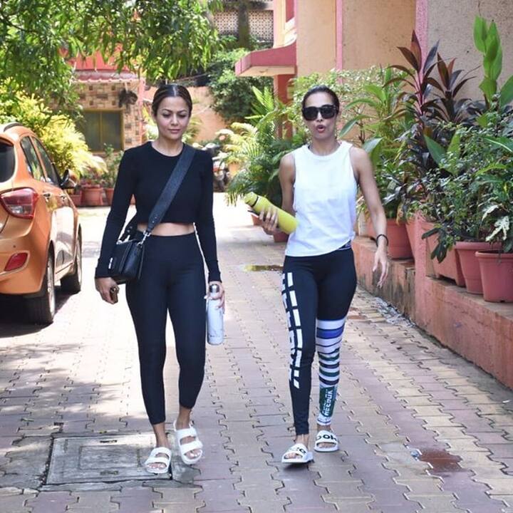 ਮਲਾਇਕਾ ਅਰੋੜਾ ਆਪਣੀ ਭੈਣ ਅਮ੍ਰਿਤਾ ਅਰੋੜਾ ਨਾਲ ਅੱਜ ਮੁੰਬਈ ‘ਚ ਵਰਕਆਊਟ ਤੋਂ ਬਾਅਦ ਨਜ਼ਰ ਆਈ। ਇਸ ਦੌਰਾਨ ਦੋਵੇਂ ਭੈਣਾਂ ਸਪੋਰਟੀ ਲੁੱਕ ‘ਚ ਨਜ਼ਰ ਆਈਆਂ।