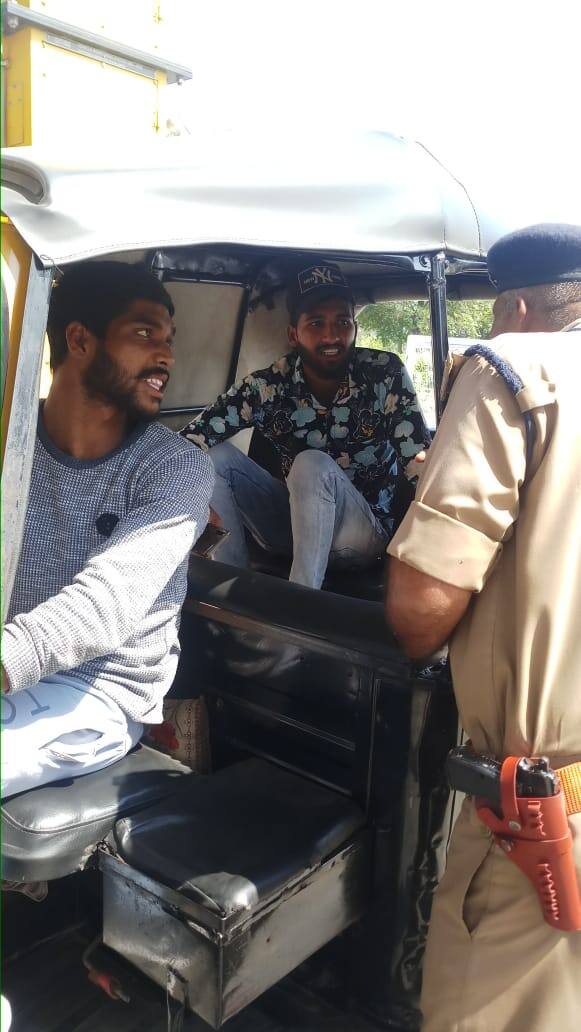 ਹਵਾਈ ਅੱਡੇ ਦੀ ਸੁਰੱਖਿਆ ਨੂੰ ਲੈ ਕੇ ਵੱਖ-ਵੱਖ ਏਜੰਸੀਆਂ ਤੇ ਪੰਜਾਬ ਪੁਲਿਸ ਪੂਰੀ ਮੁਸਤੈਦ ਹੈ। ਹਾਈ ਅਲਰਟ ਹੋਣ ਕਰਕੇ ਹਵਾਈ ਅੱਡੇ ਨੂੰ ਜਾਣ ਵਾਲੇ ਹਰ ਵਾਹਨ ਦੀ ਤਸੱਲੀ ਨਾਲ ਜਾਂਚ ਕਰਕੇ ਹੀ ਵਾਹਨ ਅੱਗੇ ਭੇਜਿਆ ਜਾ ਰਿਹਾ ਹੈ।