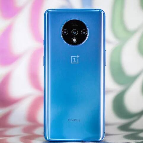 ਸੰਤੁਸ਼ਟੀ ਦੇ ਮਾਮਲੇ ਵਿੱਚ OnePlus ਨੂੰ 79.9 ਫੀਸਦੀ ਯੂਜ਼ਰਸ ਮਿਲੇ ਹਨ। ਇਸ ਦੇ ਪਿੱਛੇ Realme 65 ਫੀਸਦੀ ਨਾਲ ਦੂਜੇ ਸਥਾਨ 'ਤੇ ਹੈ। 63.2 ਫੀਸਦੀ ਨਾਲ Apple ਤੀਜੇ ਸਥਾਨ 'ਤੇ ਹੈ।
