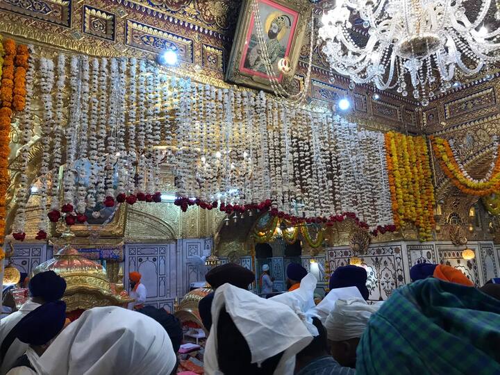 ਸੋਮਵਾਰ ਸ਼ਾਮ ਆਰਤੀ ਤੋਂ ਬਾਅਦ ਤਖਤ ਸਾਹਿਬ ਦੇ ਸਨਮੁੱਖ ਰੈਣ ਸਬਾਈ ਕੀਰਤਨ ਦਰਬਾਰ ਕਰਵਾਇਆ ਗਿਆ ਜਿਸ ਵਿੱਚ ਪੰਥ ਦੇ ਉੱਚ ਕੋਟੀ ਰਾਗੀ ਜਥਿਆਂ ਨੇ ਹਾਜ਼ਰੀ ਭਰੀ। 