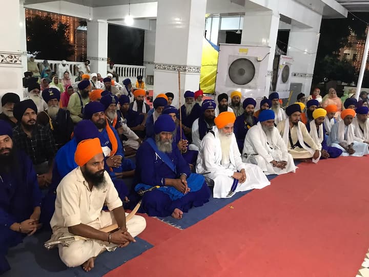 ਦੁਪਹਿਰ ਵੇਲੇ ਗੁਰੂ ਸਾਹਿਬਾਨ ਦੇ ਪੁਰਾਤਨ ਸ਼ਸਤਰਾਂ ਦੇ ਦਰਸ਼ਨ ਕਰਵਾਉਣ ਤੋਂ ਬਾਅਦ ਸ੍ਰੀ ਦਸਮ ਗ੍ਰੰਥ ਸਾਹਿਬ ਜੀ ਦੀ ਕਥਾ ਹੋਵੇਗੀ।