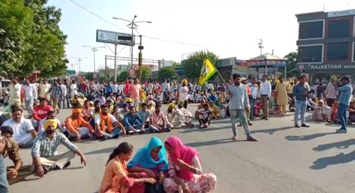 ਇਸ ਦੌਰਾਨ ਉਨ੍ਹਾਂ ਨੂੰ ਮਨਪ੍ਰੀਤ ਬਾਦਲ ਦੇ ਦਫਤਰ ਅੱਗੇ ਜਾਣ ਤੋਂ ਪਹਿਲਾਂ ਹੀ ਰੋਕ ਦਿੱਤਾ ਗਿਆ। ਇਸ ਤੋਂ ਬਾਅਦ ਗੁੱਸੇ ‘ਚ ਮੁਲਾਜ਼ਮਾਂ ਨੇ ਧਰਨਾ ਪ੍ਰਦਰਸ਼ਨ ਕਰ ਬਠਿੰਡਾ ਮੇਨ ਰੋਡ ਜਾਮ ਕਰ ਦਿੱਤਾ।
