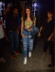 ਗ੍ਰੀਨ ਕਲਰ ਦੀ ਡ੍ਰੈਸ ‘ਚ ਇੱਕ ਦੂਜੇ ਨੂੰ ਕੰਪੀਟੀਸ਼ਨ ਦਿੰਦੀਆਂ ਨਜ਼ਰ ਆਈਆਂ ਦਿਸ਼ਾ ਤੇ ਜਾਨ੍ਹਵੀ, ਵੇਖੋ ਤਸਵੀਰਾਂ