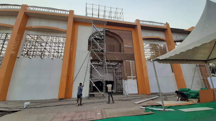 ਚੰਨੀ ਨੇ ਦਾਅਵਾ ਕੀਤਾ ਹੈ ਪੰਜਾਬ ਸਰਕਾਰ ਹਰ ਕੋਸ਼ਿਸ਼ ਕਰ ਰਹੀ ਹੈ ਕਿ ਐਸਜੀਪੀਸੀ ਤੇ ਸਰਕਾਰ ਇੱਕ ਸਮਾਗਮ ਸੁਲਤਾਨਪੁਰ ਲੋਧੀ ਵਿਖੇ ਕਰਵਾਉਣ ਪਰ ਉਨ੍ਹਾਂ ਸੁਖਬੀਰ ਬਾਦਲ 'ਤੇ ਇਲਜ਼ਾਮ ਲਾਏ ਕਿ ਸੁਖਬੀਰ ਤਾਲਮੇਲ ਨਹੀਂ ਬੈਠਣ ਦੇ ਰਹੇ।