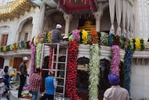 ਸ੍ਰੀ ਹਰਿਮੰਦਰ ਸਾਹਿਬ ਹੋ ਰਹੀ ਖ਼ੂਬਸੂਰਤ ਸਜਾਵਟ, 15 ਟਨ ਦੇਸੀ ਤੇ ਵਿਦੇਸ਼ੀ ਫੁੱਲ ਬਣਨਗੇ ਖਿੱਚ ਦਾ ਕੇਂਦਰ