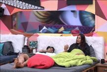 ਬਿੱਗ ਬੌਸ 13: ਸਿਧਾਰਥ ਦਾ ਹੱਥ ਫੜ ਸੁੱਤੀ ਸ਼ਹਿਨਾਜ਼ ਗਿੱਲ, ਪਾਰਸ ਨੂੰ ਨਹੀਂ ਆਇਆ ਰਾਸ